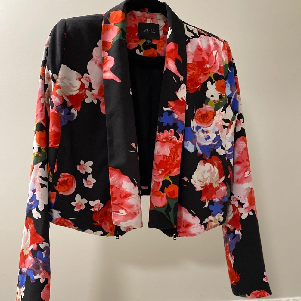 WOMENS GUESS JACKET SIZE SMALL